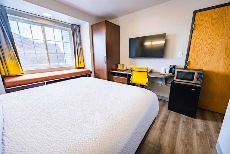 Bedroom 3, Microtel Inn & Suites by Wyndham Cheyenne, Laramie