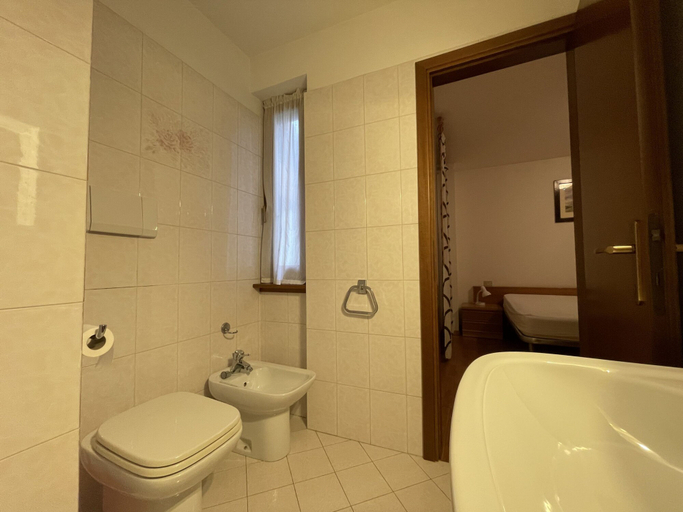 Room 4, 055 Trilocale Pinzolo, Trento
