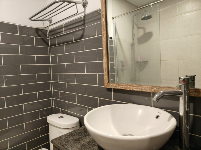 Bathroom 5, Manuver Jimbaran Surf and Stay, Badung