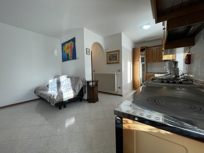 Room 3, 063 Bilocale Carisolo, Trento