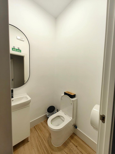 Bathroom 4, Hostel Siesta & Go (Atocha), Madrid