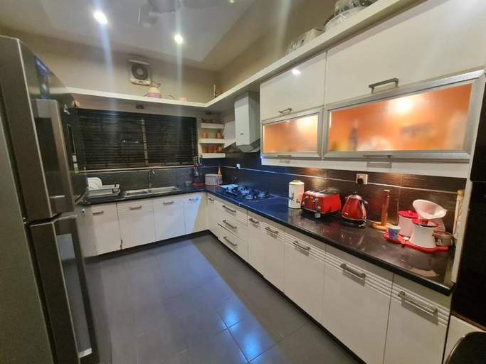 Others 3, 189 The Guest House, Islamabad