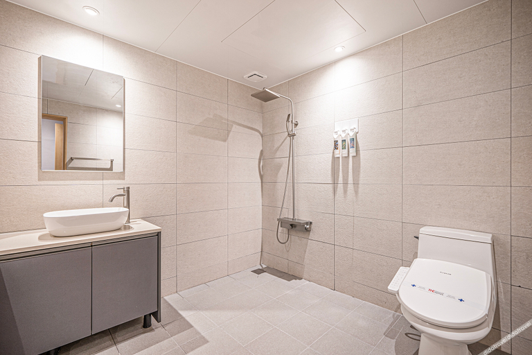 Bathroom 5, Mungyeong The Bridge, Mungyeong