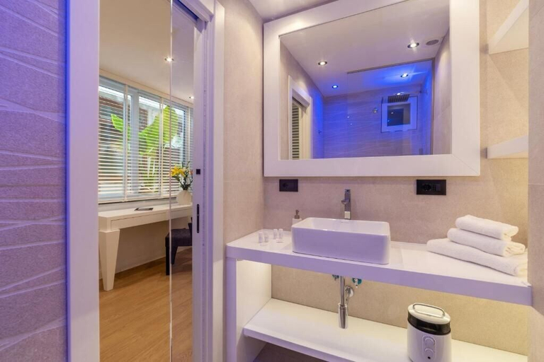 Bathroom 4, JOIVY Elegant Suites Near Villa Borghese, Roma
