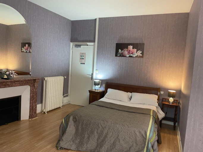 Bedroom 2, Hotel la Poularde, Loiret