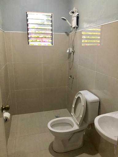 Bathroom, Lionfish Backpackers Malapascua, Daanbantayan