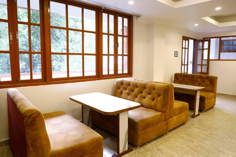 Food & Drinks 3, Zen London House - 400 Meters from MG Market, East Sikkim