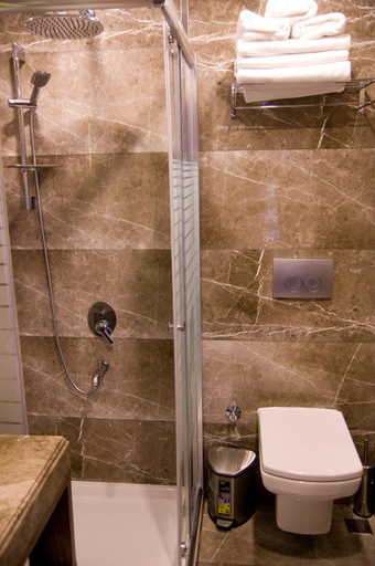 Bathroom 4, Kerimbey Otel, Gemlik