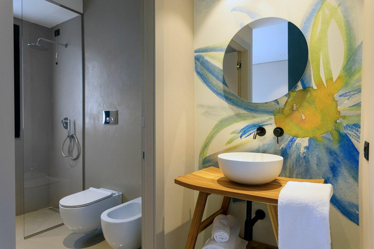 Bathroom 4, Ollen apartments, Catania
