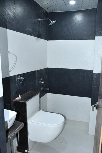 Bathroom, Hotel Srijan Grand, Varanasi