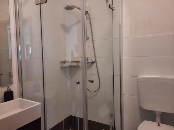 Bathroom 4, Ferienwohnung am Oase am Vilzsee, Mecklenburgische Seenplatte