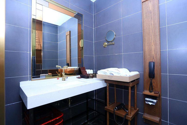 Bathroom 4, James Joyce Coffee Hotel Suzhou Mudu Subway Station Branch, Suzhou