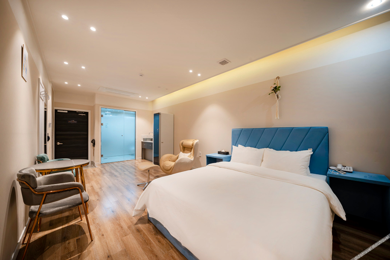 Bedroom 2, Gwangyang one Drive-in Hotel, Gwangyang