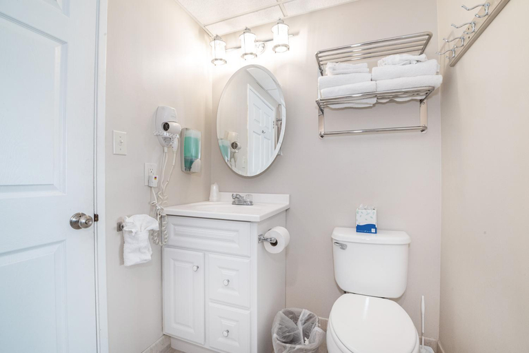Bathroom 3, Biscayne Suites, Cape May