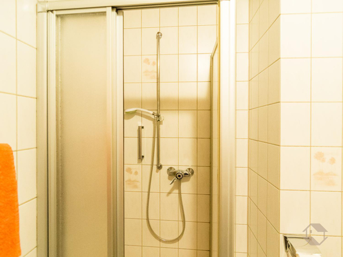Bathroom 3, Hotel Restaurant Alte Linde, Calw