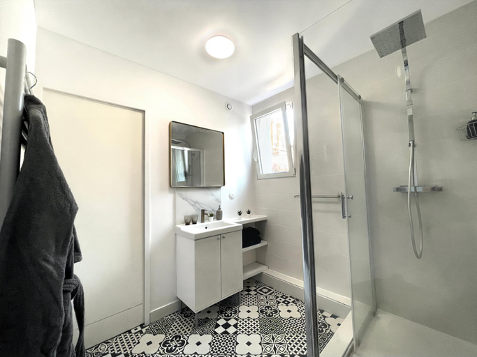 Bathroom 2, Sauna★ Détente ★ Suite Privée ★ Tours ★ Netflix, Indre-et-Loire