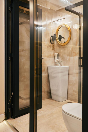 Bathroom 5, Mitspark, Fatih
