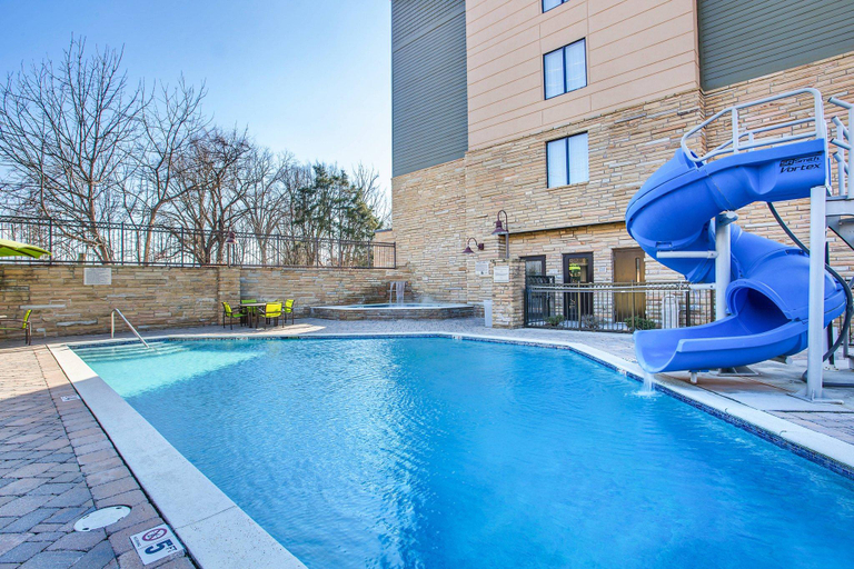 Sport & Beauty 5, SpringHill Suites by Marriott Pigeon Forge, Sevier