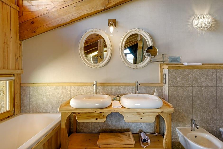 Bathroom 5, Hotel Vinas de Larrede, Huesca