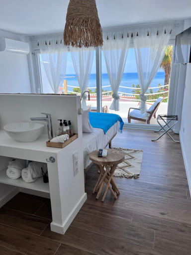 Others 5, Atalaya Boutique, Alicante