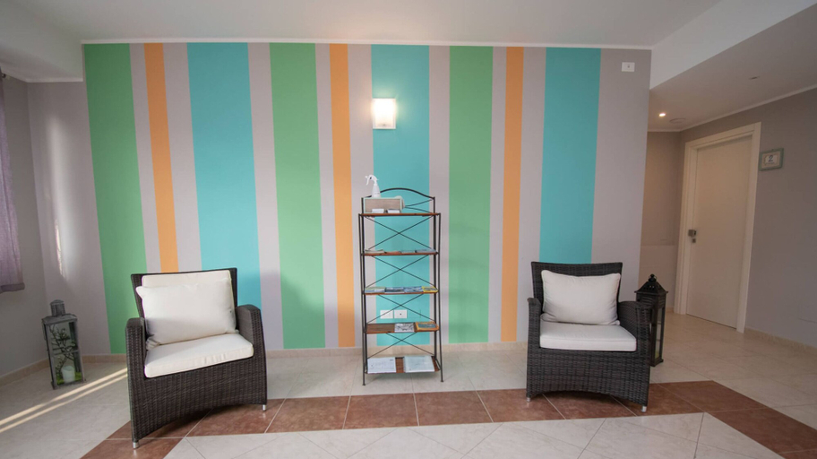 Room 2, Luxury Martina Appartamenti-6-girasole, Brescia