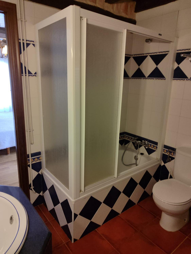Bathroom 2, La casa de Aza, Burgos