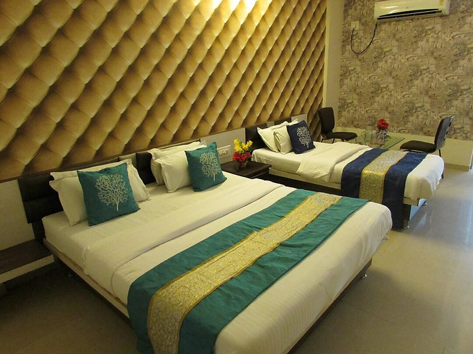 Bedroom 2, Hotel Nilkanth,Ahmedabad, Gandhinagar