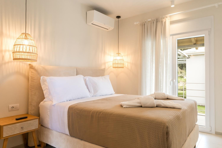 Bedroom 2, Hotel Mikros Paradisos, Epirus