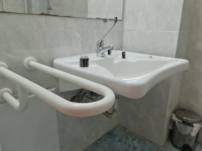 Bathroom, Chateau De Georges, Peloponnese