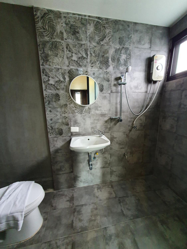 Bathroom, Baan Wualamphong, Bang Rak