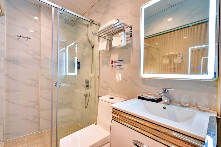 Bathroom 2, S79 Son Mi Hotel 839 Le Hong Phong Street, Ho Chi Minh City