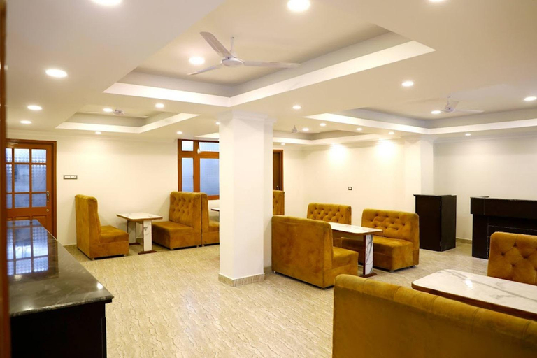 Food & Drinks 4, Zen London House - 400 Meters from MG Market, East Sikkim