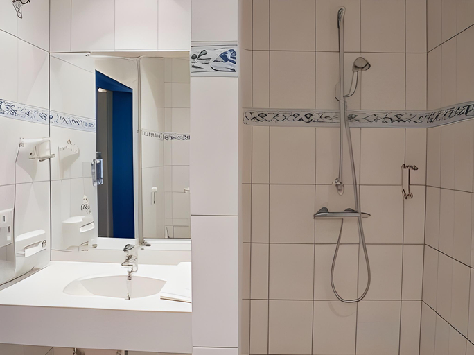 Bathroom 5, Hotel Hamburg-Wittenburg van der Valk, Ludwigslust-Parchim