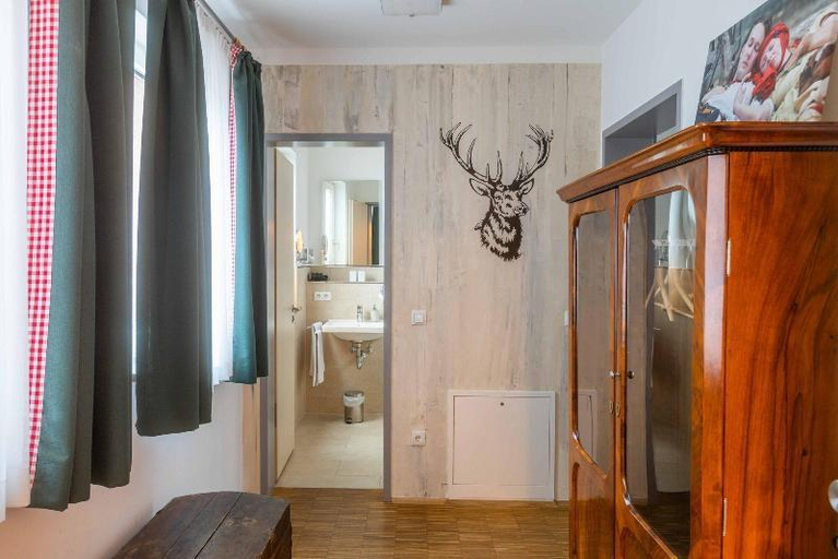 Others 5, Hotel Freischutz, Landshut