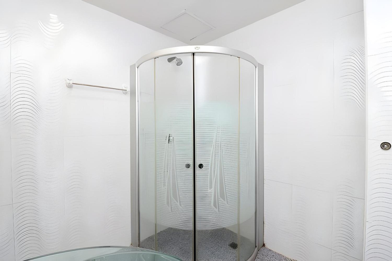 Bathroom 3, Diamond Residence Silom, Bang Rak