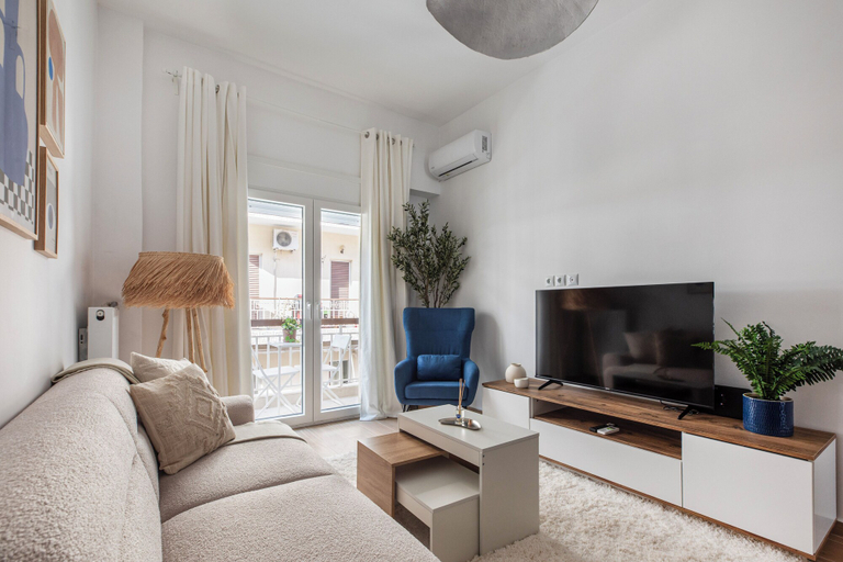 Living room 4, Les Nuances de Blue 1-BR Apt in Athens, Attica