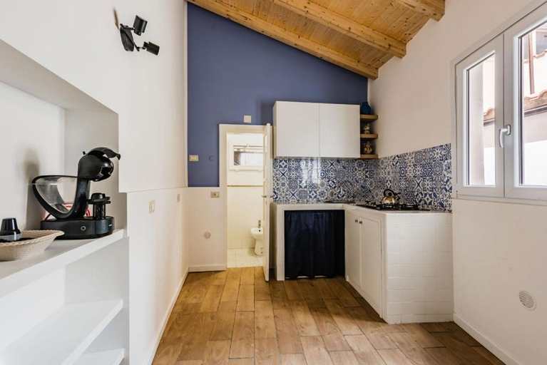 Others 4, Apartment in the center w/garden Sicilian Mood, Catania