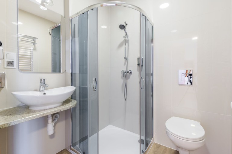 Bathroom 4, Źródlo Raduni, Kartuzy