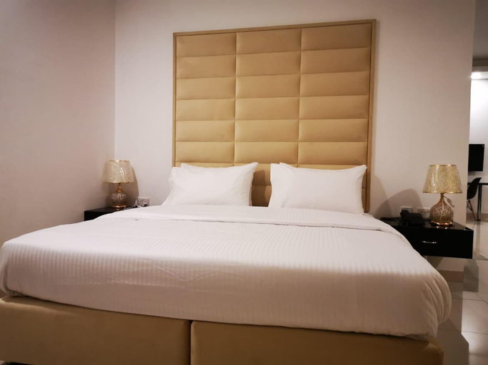Bedroom 2, Park Side Plaza Hotel, Seeb