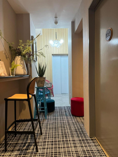 Others 3, 274 SUITES @ East Coast, Singapura