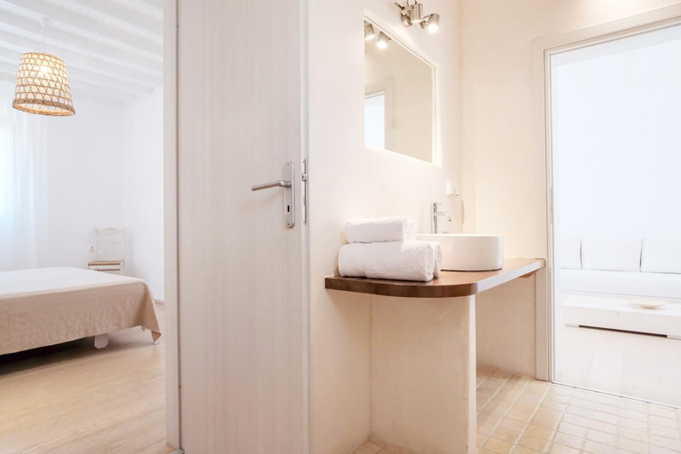 Bedroom 2, Baba Houlakia, South Aegean