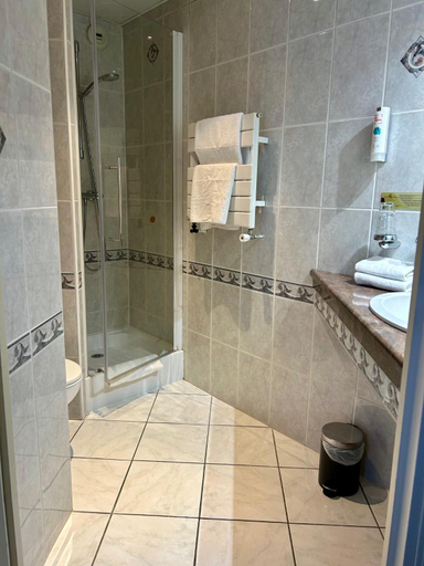 Bathroom 4, Hôtel Marguerite, Côtes-d'Armor