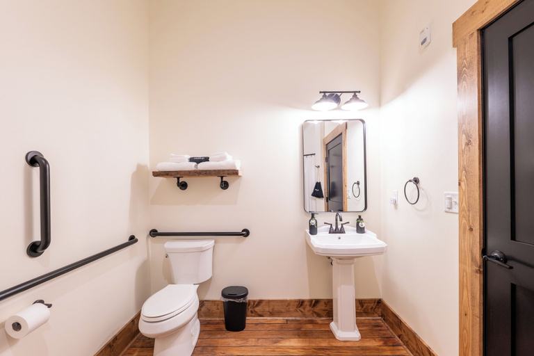 Bathroom 5, The Tanglewood, Ripley