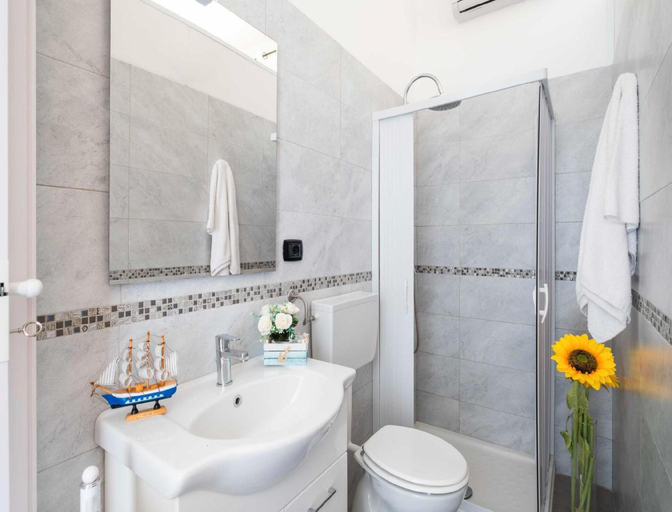 2, Villa Soleya with Climate and Parking in Torre Lapillo, Lecce