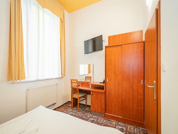 Bedroom 3, City Central De Luxe, Praha 2