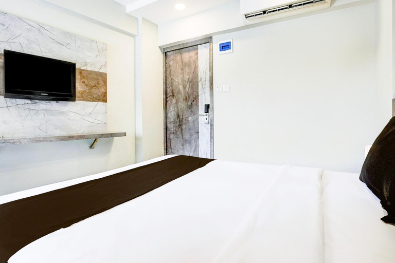 Room 5, Super Townhouse Oak Vashi, Thane