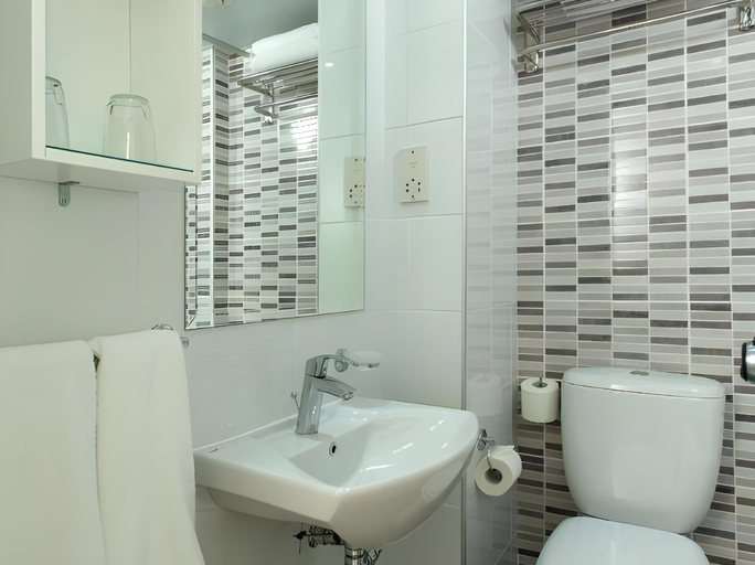 Bathroom 4, Kapetanios Bay Hotel Protaras