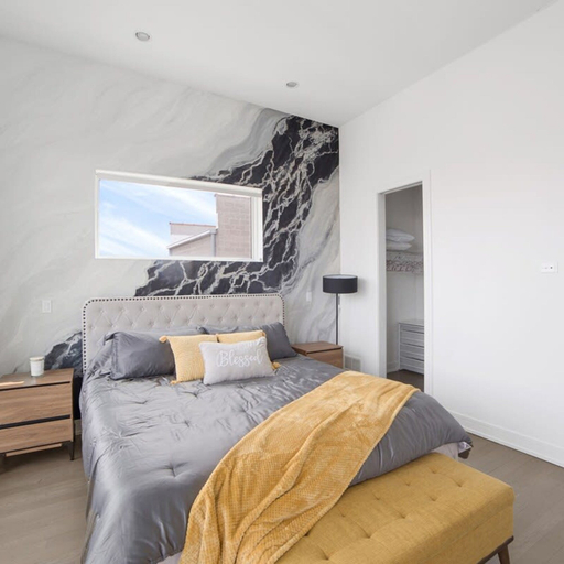 Room 4, 4-bedroom Penthouse w 2 Large Balconies Rooftop, Cook