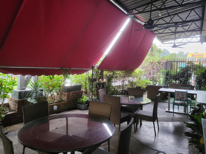 Food & Drinks 4, Shalom Suites & Spa, Penampang