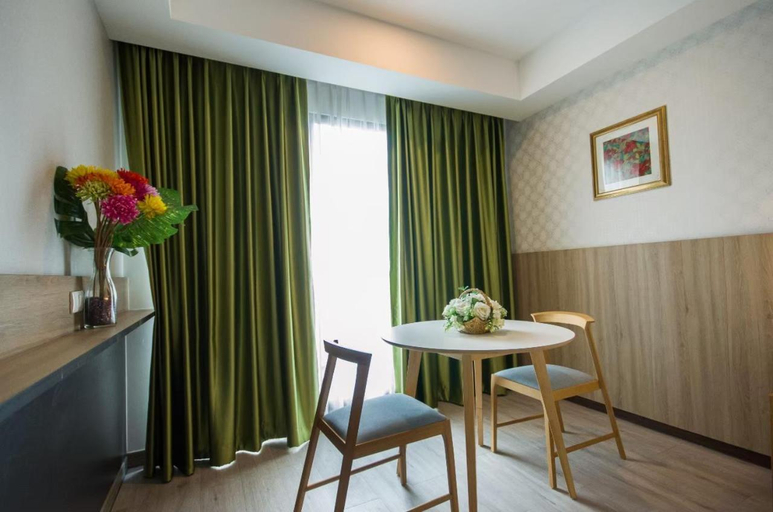Dining Room 24